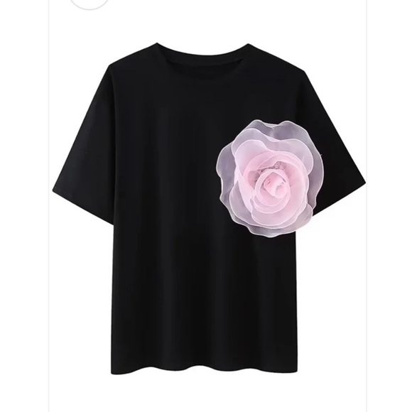 NEW WOMEN’S THREE DIMENSIONAL FLOWER T-SHIRT - Picture 1 of 1